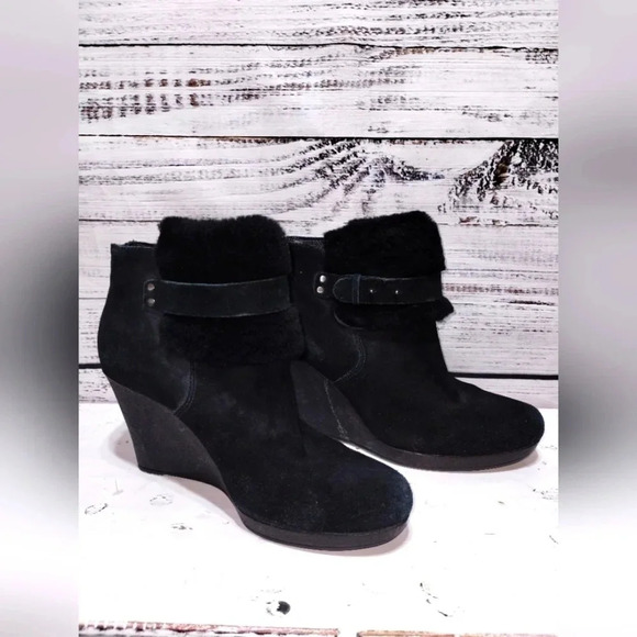 Ugg Australia Antonia Booties Black size 8 Winter Cozy Lined Wedge Ankle‎ - Picture 1 of 8